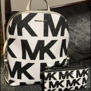 Mk set purse and wallet